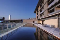 Bay Breeze Hotel - مسبح على السطح
