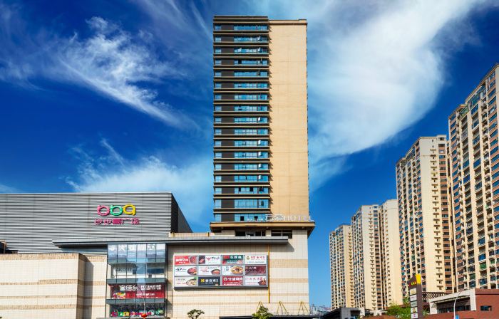 Yunmu Hotel (Luzhou Bubu Hi-Tech World Shop)