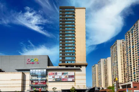 Yunmu Hotel (Luzhou Bubu Hi-Tech World Shop) Отели рядом с достопримечательностью «Zhangba Guiyuan Forest»