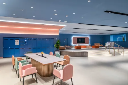 HanTing Hotel (Kunming Nanping Pedestrian Street Wangfujing) Отели рядом с достопримечательностью «Nanping Pedestrian Street»