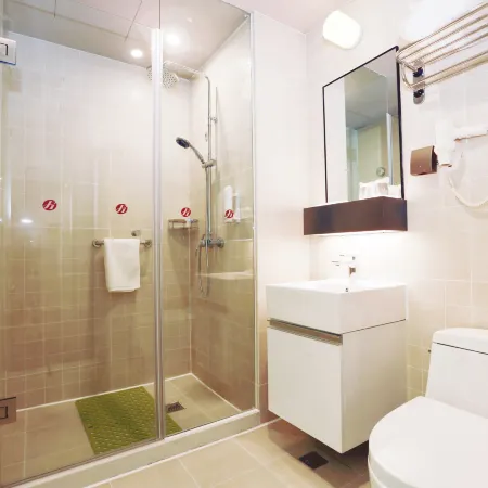 Jinjiang Inn Select Hotel (Heze Train Station)