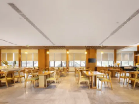 Vienna International Hotel (Baoting Center) Hotels in Baoting Li and Miao Autonomous County