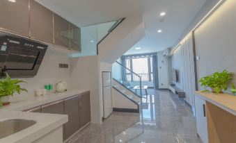 Aijia Apartment (Wuyue Plaza)