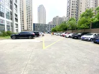 池州維也納酒店（貴池區齊山平天湖景區店） - 停車場