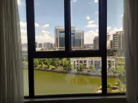 Lakeside Hotel