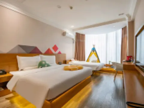 Qinyue Hotel (Zigong Lantern Park FanHua 1939 Shopping Plaza) Hotels in Zigong