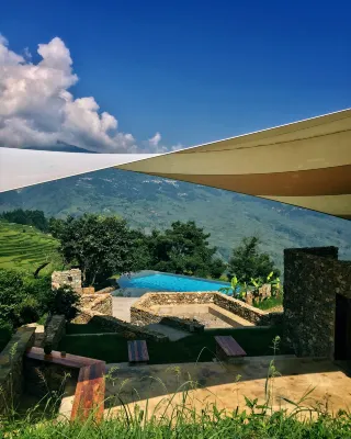 Kangteng Honghegu Campsite Hotel di Honghe County