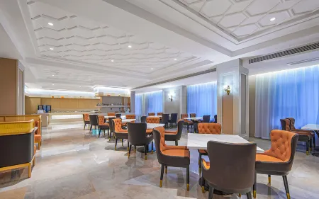 Vienna Hotel (Mengcheng Jinggong Plaza Store)