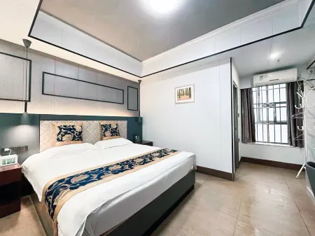 Yunfu Longhao Express Hotel