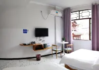 Honglai Hotel (Zhenyuan Ancient City Branch) - موقف سيارات