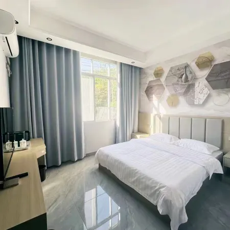 Yuxian Mantanghong Hotel