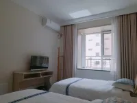 Dunhuang Ruihe Xiajie Family Apartment