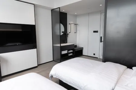 Tiger Hotel Отели рядом со станцией Dunhua Railway Station