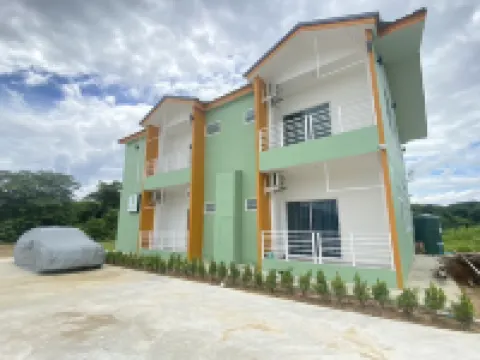 ไดโน โฮมสเตย์ โรงแรมในอำเภอ แม่แตง