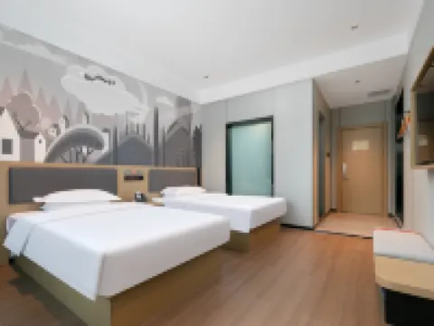 Junyi Hotel (Gucheng Railway Station Sanhuan Cheqiao Industrial Park) Hotels in Gucheng
