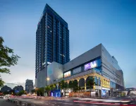 Radisson Red Haining Hotel dekat Hall of Heavenly Kings (Xiaxi Road)