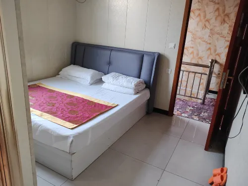 Lvliang Aiqinghai Theme Apartment