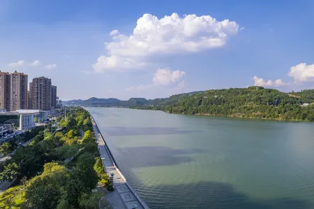 Jiangpan Yingyue Homestay Отели рядом с достопримечательностью «Tongchuan Ancient City»