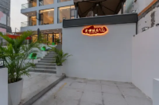 Enshi Xingtian Jiayuan Homestay (Yunlong Ground Fissure Store, Grand Canyon Scenic Area) Hotels near Yixiantian