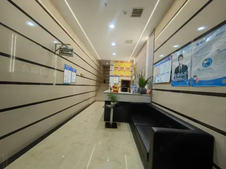 Yinfeng Hotel, Yu'an Отели рядом с достопримечательностью «Huajianchi·chunshang Hot Spring Theme Park»