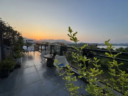 Wuning Millennium Bird Trail Holiday Homestay