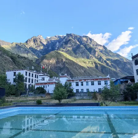 Aiboerman Manor Hotel