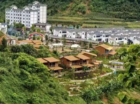 Sangongzhu Yao Medicine Camping Hotel