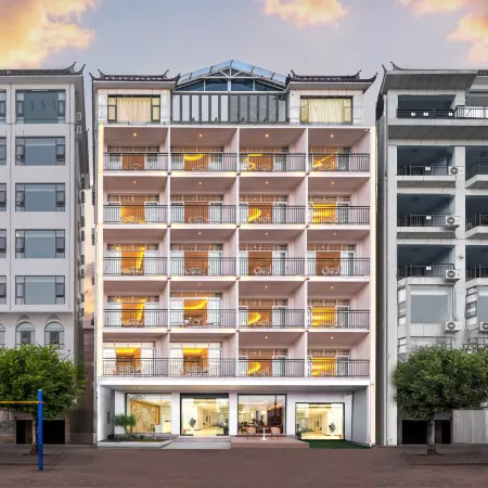 羅藍繽岸海景酒店（洱海生態廊道店）