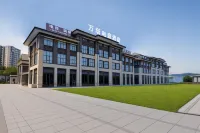 萬塔電競飯店（南充北站店）