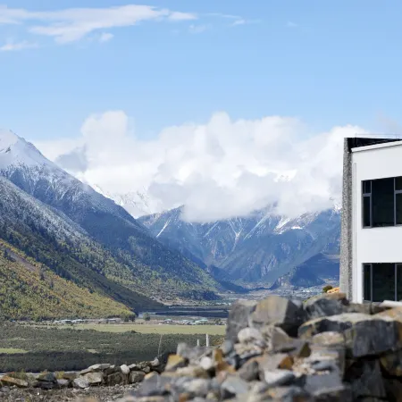 Yula Mountain Lodge (Jionglacuo Tourist Service Center)