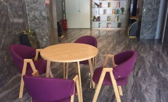 Huaju Business Hotel