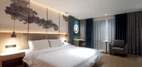 Xixia Guose Tianxiang Riverbank Hotel (Times Square - Music Fountain Branch)