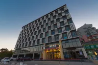 Lavande Hotel  ( Yizhuang Bridge Subway Station,Beijing  YiZhang Development Zone) Hotels near Tianshangtian Shopping Plaza (West Gate)