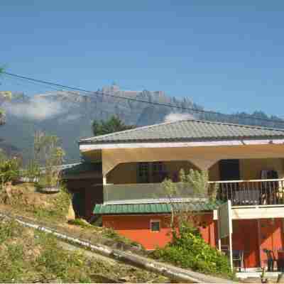 Walai Tokou Homestay Yass Ranau Hotel Exterior