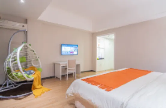 Yuefeng Hotel (Maoming Dianbai West Lake Park)