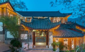 Lijiang Fengyasong Wenjinyuan Chinese Inn · Naxi Guyuan