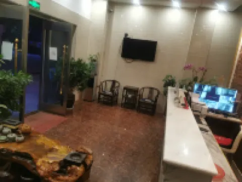 Jinggu Hongbin Business Hotel