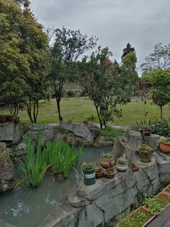 Pu'an Tianju Bountique Guesthouse Отели рядом с достопримечательностью «Shixiang Lake»