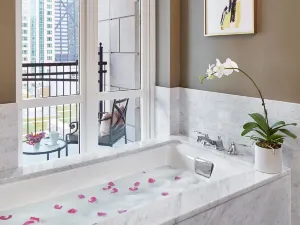 Waldorf Astoria Chicago