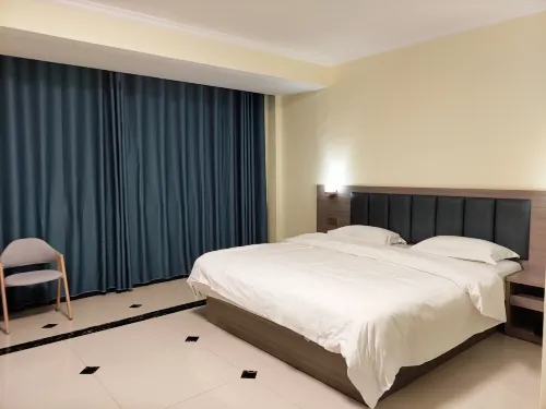 Baise Royal Court Fashion Hotel - فطور