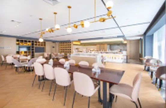 武漢天地漢口江灘亞朵酒店