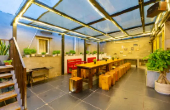 Shenzhen Slow Life Industrial Style Seaside  Inn（Nostalgic shop）