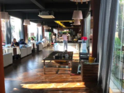 Shiping Xiaojia Bieyuan