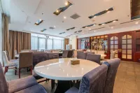 Luyuanchun Boutique Hotel (Jiaozuo University of Technology Shuangyong Theme Park)