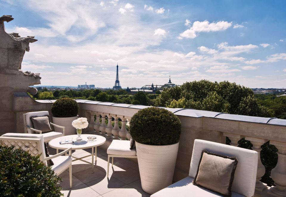 오텔 드 크리용, 어 로즈우드 호텔 대표 이미지