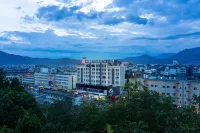 Atour Hotel LiJiang Gucheng Dashuiche Hôtels à : Nouvelle ville
