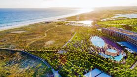 Wine & Books by the Sea, Algarve Resort