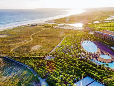 Wine & Books by the Sea, Algarve Resort