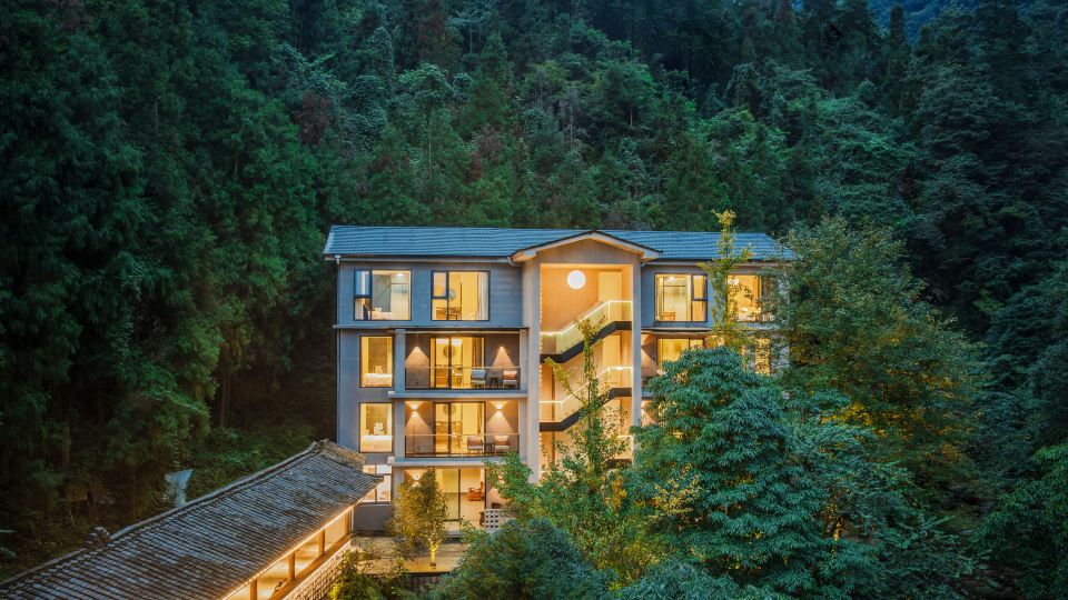 Bifengxia Brookside Yard Guesthouse