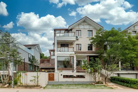 Floral Hotel·Wuyishan Mingzhongle Tea House hotel (Sangu Resort Shuizhuang Branch) Отели рядом со станцией Wuyi Shan Railway Station